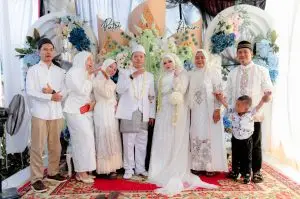 foto kakak menempuh perjalanan baru